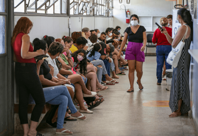 Pacientes aguardam atendimento em UBS da Ceilândia, no DF | Foto: Marcelo Camargo/Agência Brasil - 04.03.2024