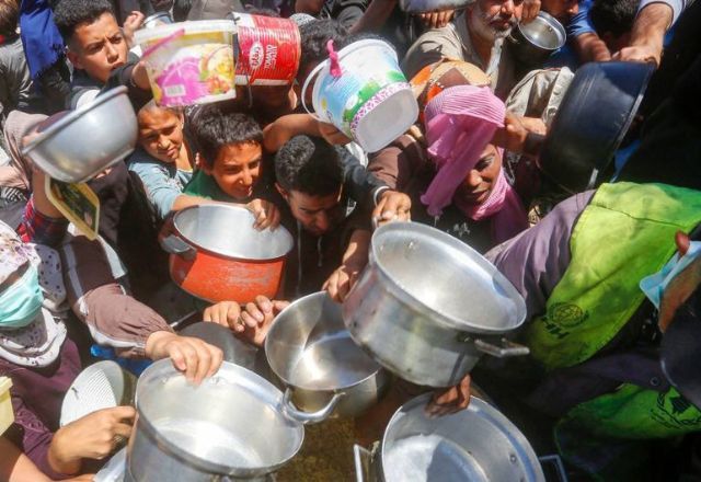 Palestinos invadem novo local de distribuição de ajuda em Gaza | Divulgação/UNRWA