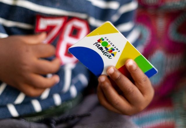 Pagamento é feito nos 10 últimos dias úteis do mês | governo federal