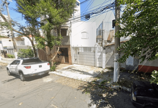 Fachada de casa no bairro da Saúde, em São Paulo, onde um homem de 34 anos é suspeito de ter matado a companheira | Foto: Reprodução/Google Maps - 03.02.2026