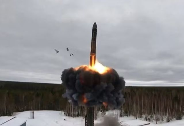 Míssil Oreshnik tem poder destrutivo comparável ao de uma arma nuclear | Reprodução