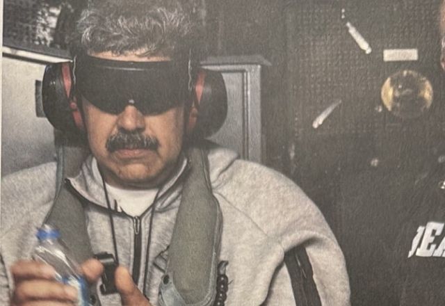 Trump publica foto de Maduro capturado | Divulgação