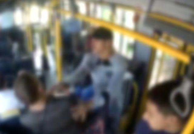 Homem é preso após assediar adolescente dentro de ônibus em Jundiaí Homem é preso após assediar adolescente dentro de ônibus em Jundiaí