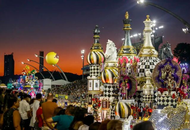 SBT News madrugada: Rosas de Ouro quebra jejum de 15 anos e vence Carnaval de SP
