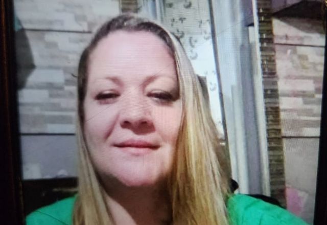 Elaine morreu na calçada de casa ao ser baleada pelo ex-companheiro | Reprodução