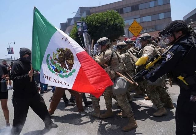 Manifestantes intensificam protestos contra repressão imigratória nos EUA | Reprodução/redes sociais