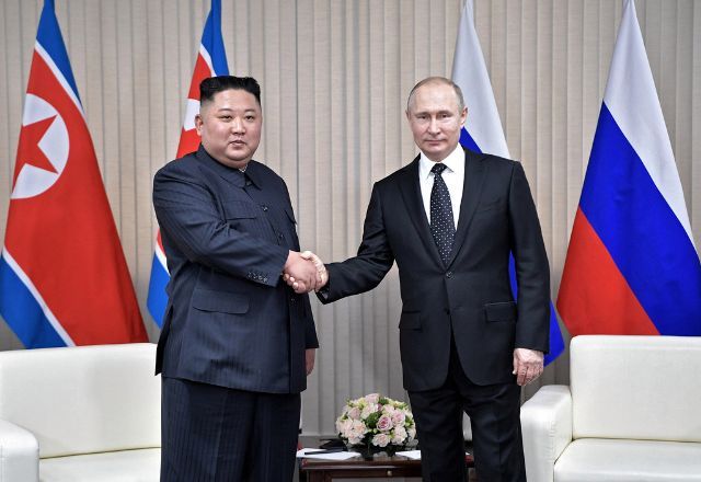 Líder norte-coreano, Kim Jong-un, e presidente da Rússia, Vladimir Putin | Wikimedia Commons