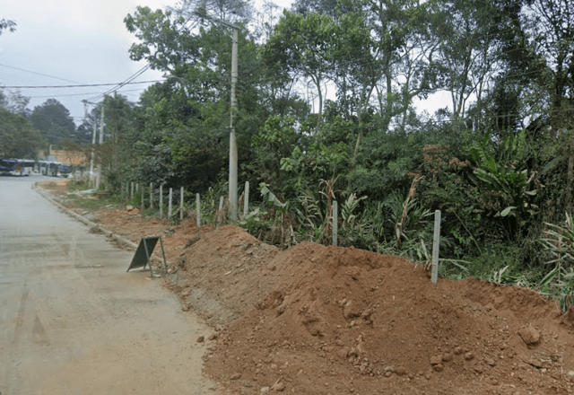 Córrego na Estrada do Schenk, altura do número 1.189, em Mauá, na região metropolitana de São Paulo | Foto: Reprodução/Google Maps - 17.01.2026