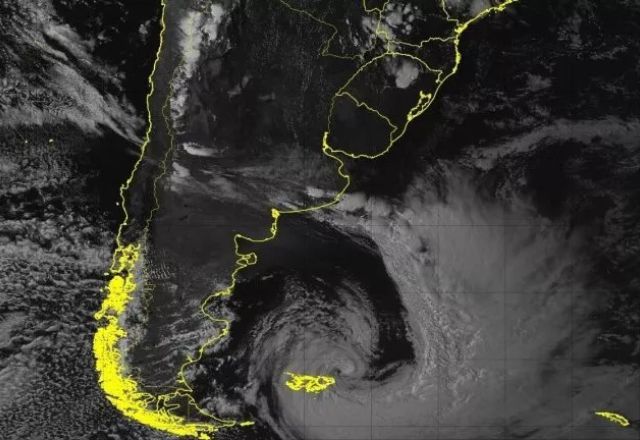 Interação da instabilidade do ciclone com o ar frio causou a neve em Ushuaia | Inpe