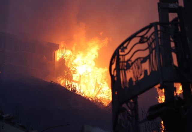 Incêndio devasta bairros em Los Angeles | Divulgação/Departamento Florestal e de Incêndios da Califórnia