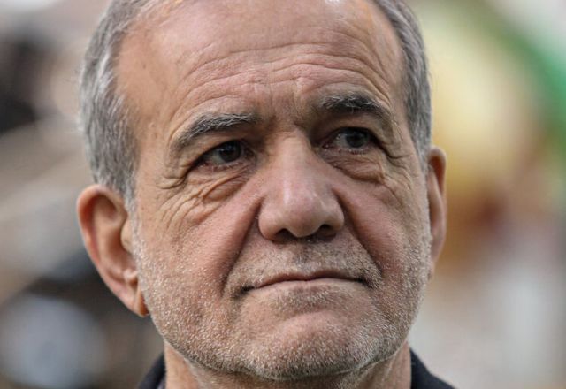 Presidente do Irã diz que morte de Khamenei é 'declaração de guerra' Presidente do Irã diz que morte de Khamenei é 'declaração de guerra'