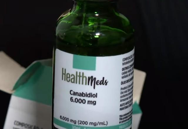 Frasco de canabidiol