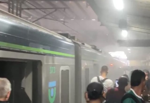 Trem tem princípio de incêndio no Metrô do Recife