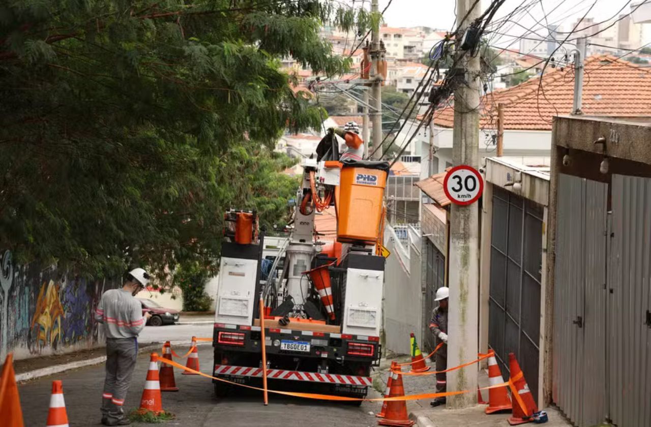 Um dos empregados da Enel chegou a ser conduzido ao DP para prestar esclarecimentos | Rovena Rosa / Ag. Brasil