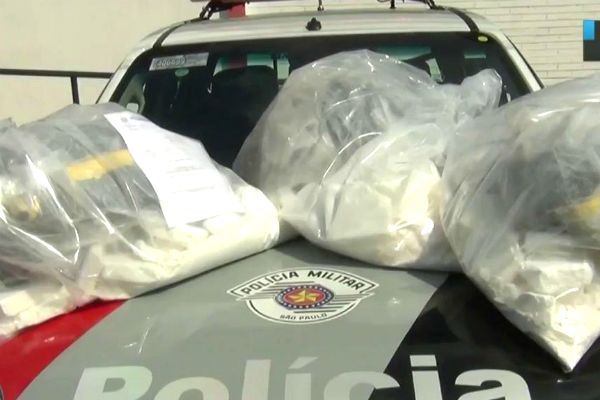 Fuzileiros navais são presos em São Paulo com 30 quilos de cocaína Fuzileiros navais são presos em São Paulo com 30 quilos de cocaína