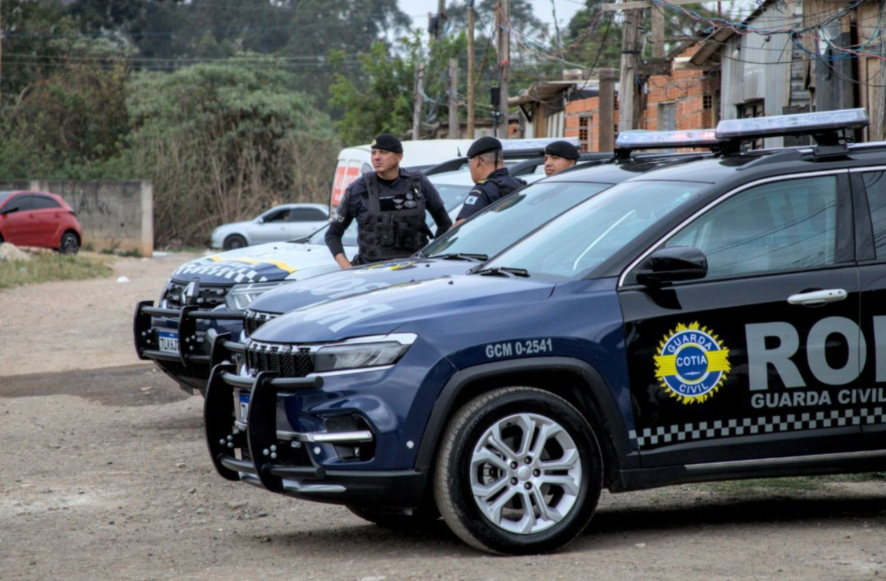 GCM confirmou que o carro estava registrado em nome de um homem que foi vítima de homicídio | GCM Cotia / Reprodução