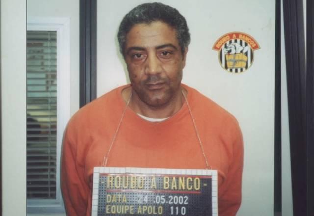 Geleião, fundador do PCC em foto por roubo a banco na delegacia