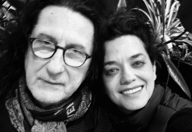 Gerald Thomas e Ana Cecília Costa em intervalo de espetáculo 'Fogo Alto' | Foto: Divulgação