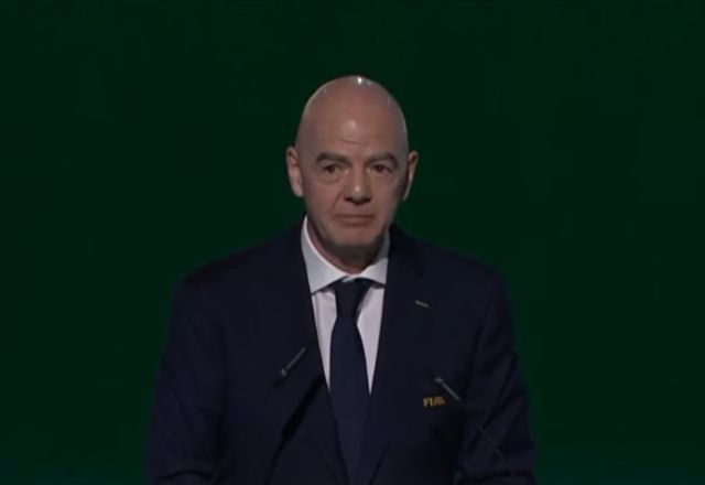 Fifa convida federação iraniana para reunião em Zurique após ausência em congresso