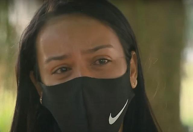 Gisele Trindade, chorando, mãe de menina que acusa mãe de Nego do Borel de agressão