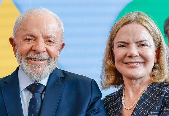 Gleisi saiu em defesa de Lula após presidente chamá-la de "mulher bonita" em cerimônia no Planalto | Divulgação/Ricardo Stuckert/PR