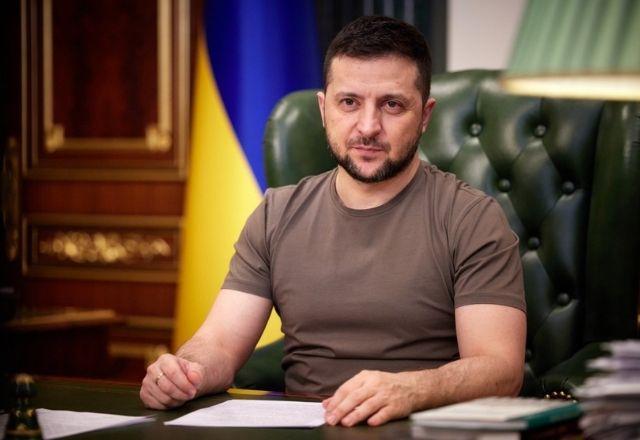 Zelensky acusa tropas russas de bloquearem ajuda humanitária no país Zelensky acusa tropas russas de bloquearem ajuda humanitária no país