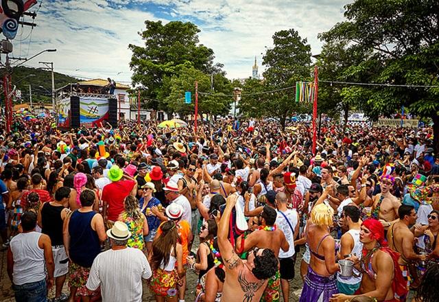 Pessoas aglomeradas em festa de Carnaval em São Luiz do Paraitinga (Divulgação/Governo de SP)
