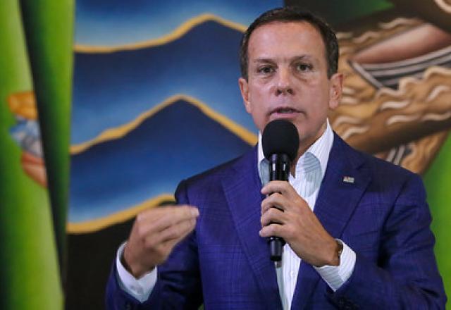 João Doria fala ao microfone (Divulgação/Governo de São Paulo)