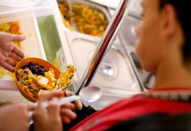 Governo deve reajustar valores da alimentação escolar