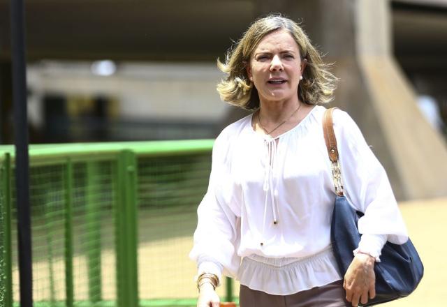 Governo do DF foi irresponsável, diz Gleisi sobre invasão golpista