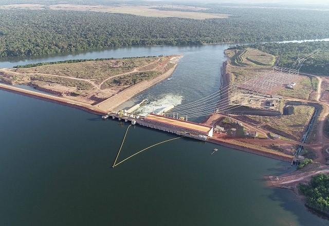 Usina hidrelétrica em funcionamento no Paraná (Divulgação/Governo do Paraná)
