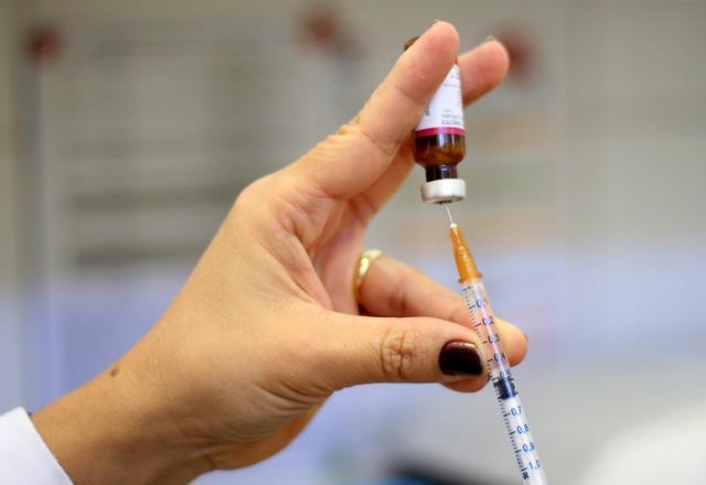 Governo fala sobre compra da vacina Covaxin; assista