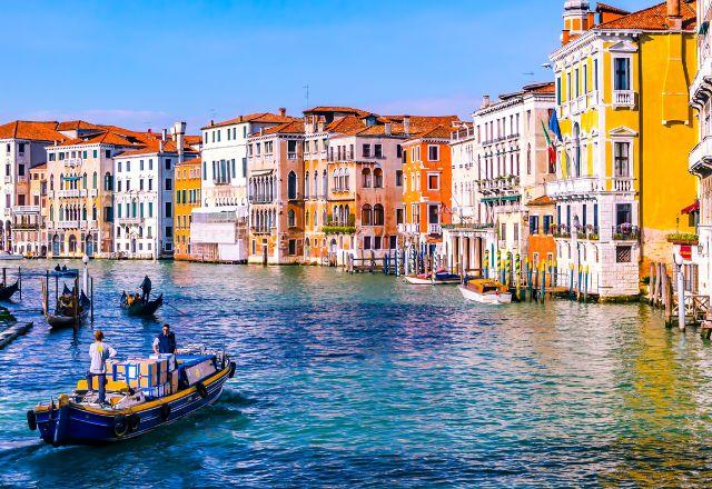 Grande canal de Veneza é um dos pontos turísticos da cidade italiana