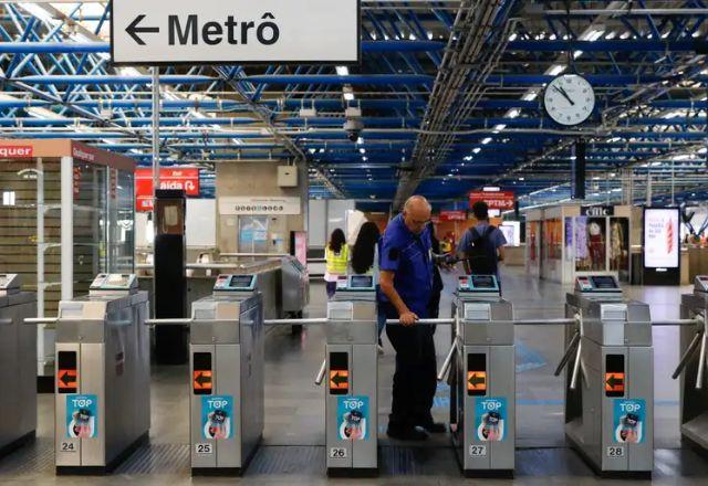 Greve atinge linhas do Metrô de SP