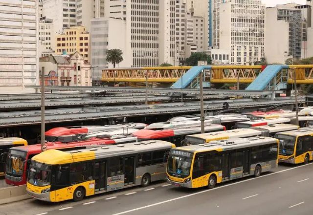 Ônibus estacionados no terminal Parque Dom Pedro II, durante greve em SP, em 2019 | Rovena Rosa/Agência Brasil