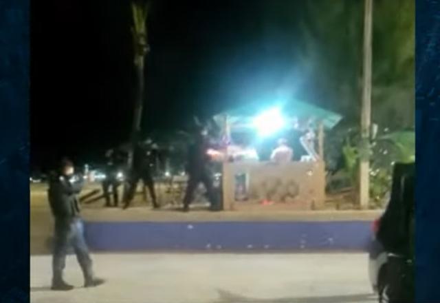 Guardas disparando contra comerciante