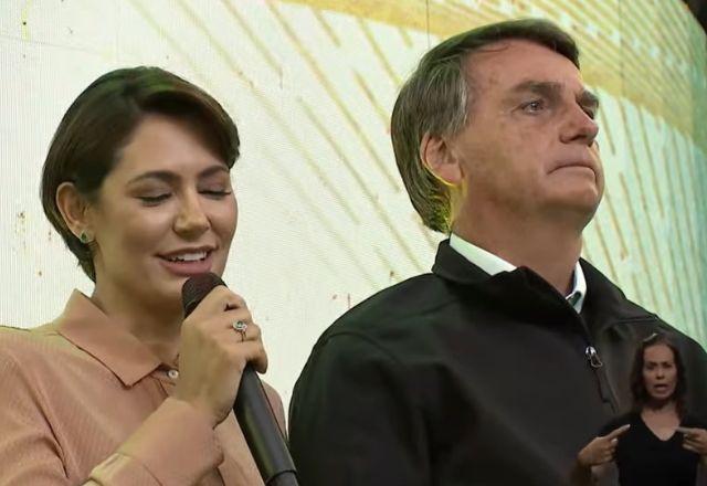 Guerra do bem contra o mal, diz Michelle em culto com Bolsonaro