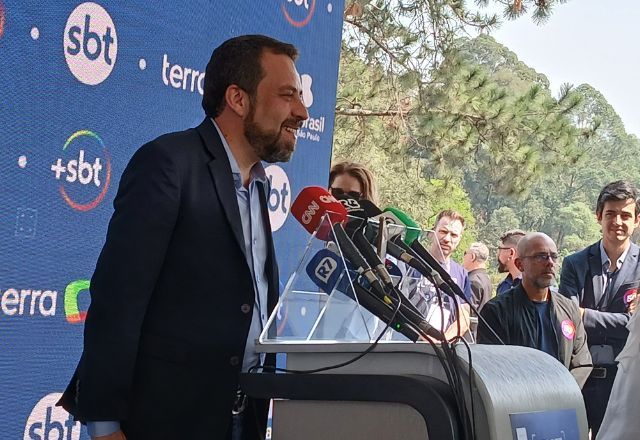 Boulos chega ao debate do SBT para Prefeitura de São Paulo: "vim aqui para a gente fazer um debate num bom nível"