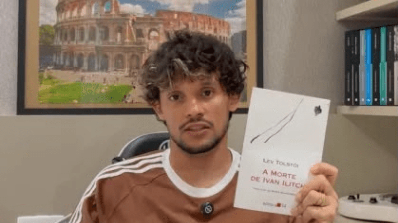 Gustavo Scarpa, jogador do Galo, virou um fenômeno nas redes ao indicar leituras | Reprodução 