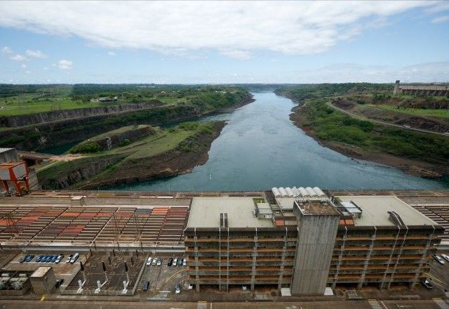 Hidrelétrica de Itaipu vista do lado paraguaio da usina | 11/10/2021/Reuters/Cesar Olmedo