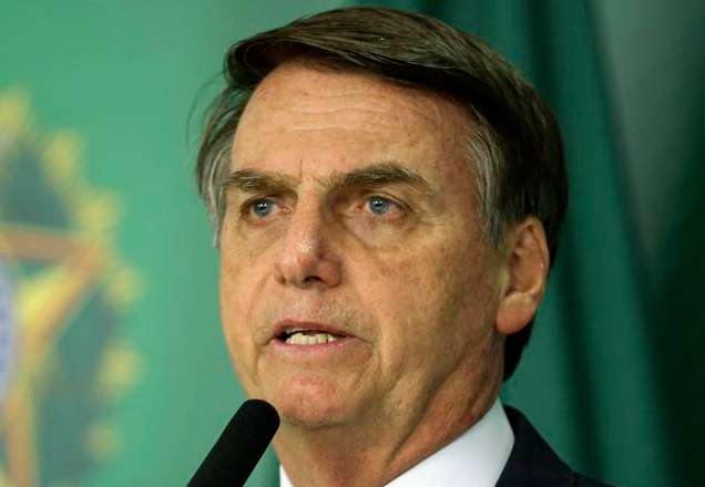 "História de que a Amazônia arde em fogo é uma mentira", afirma Bolsonaro