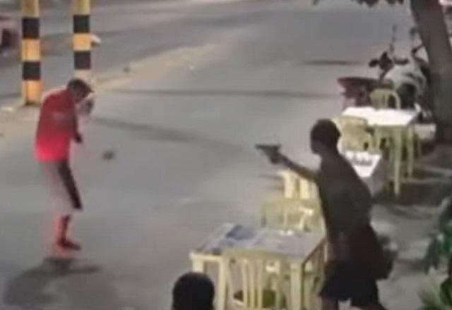 Homem armado com arma de chumbinho dispara em vítima em bar em Juazeiro, no Ceará