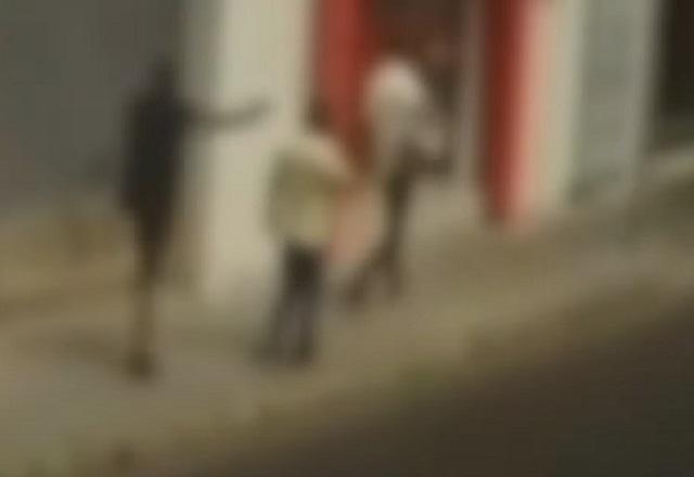 Homem atira na cabeça de vítima em rua de Petrolina, no Pernambuco