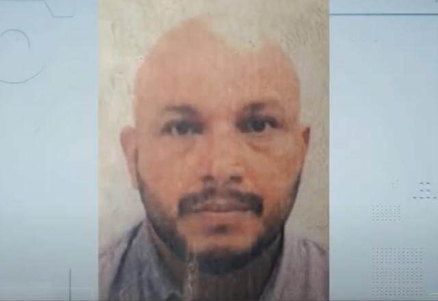 Homem careca de barba