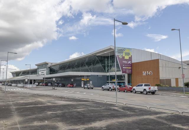 Homem é preso por importunação sexual em avião no Amazonas