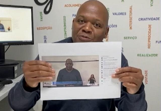 Vereador de SC sofre ataques racistas durante transmissão