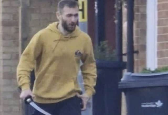 Homem que matou adolescente com espada em Londres tem nacionalidade brasileira
