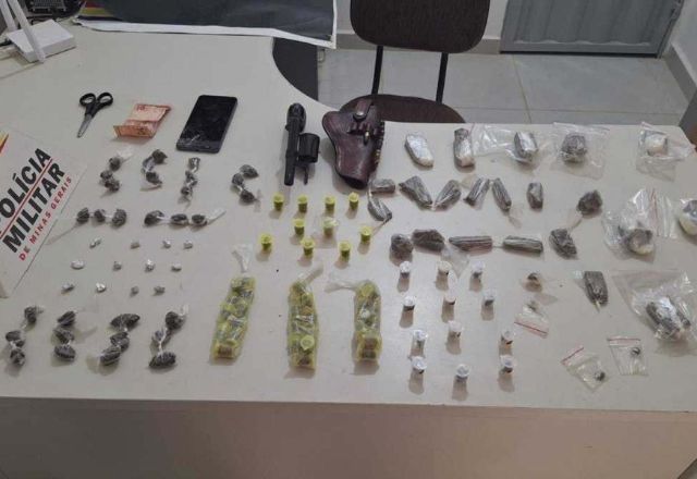 Homem que vendia drogas em cemitério é preso em cima de sepultura em MG 