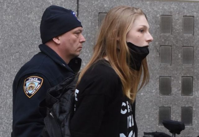 Hunter Schafer, atriz de 'Euphoria' e 'Jogos Vorazes', é presa em protesto pró-Palestina