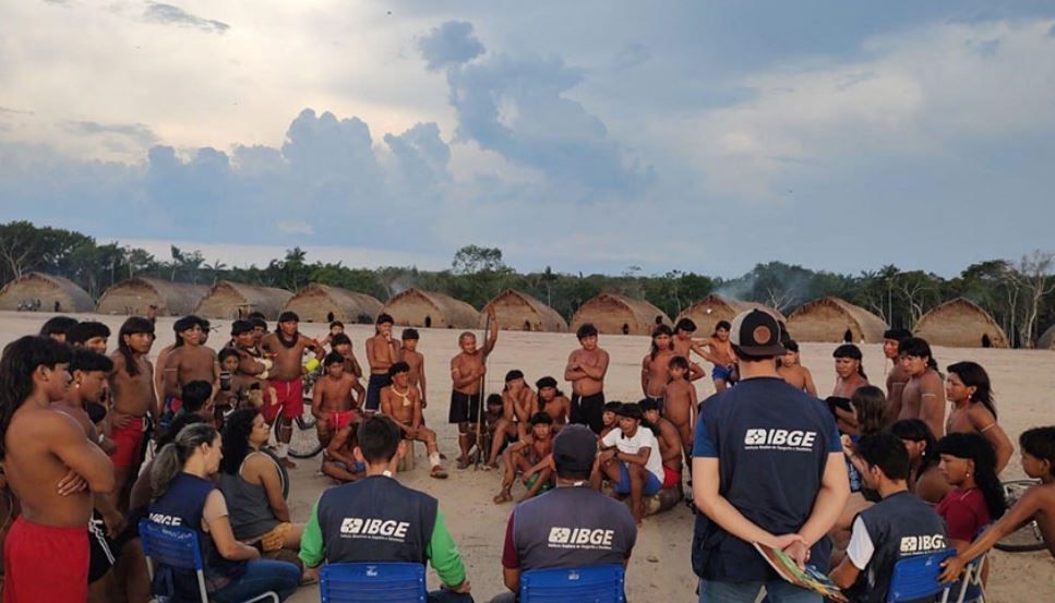 Idade mediana dos indígenas varia de 18 anos em áreas rurais e dentro de terras indígenas a 32 anos em áreas urbanas e fora de terras indígenas